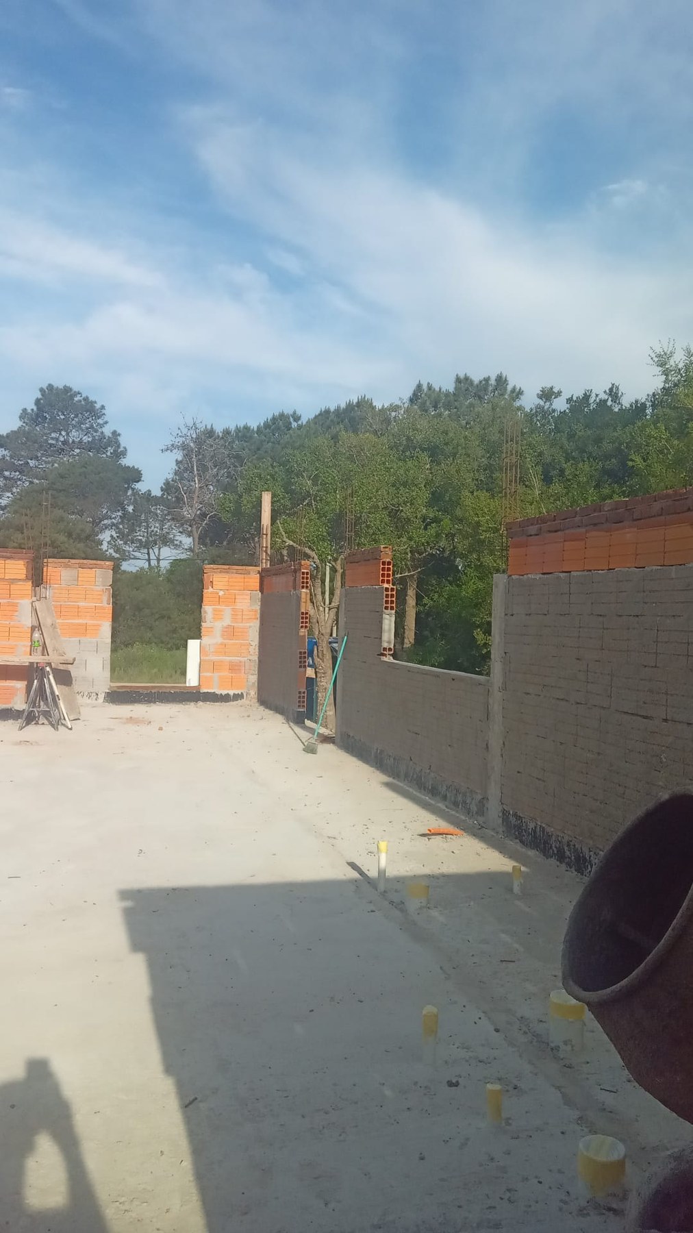 Muros e interior de la vivienda en ejecución — Proceso de obra