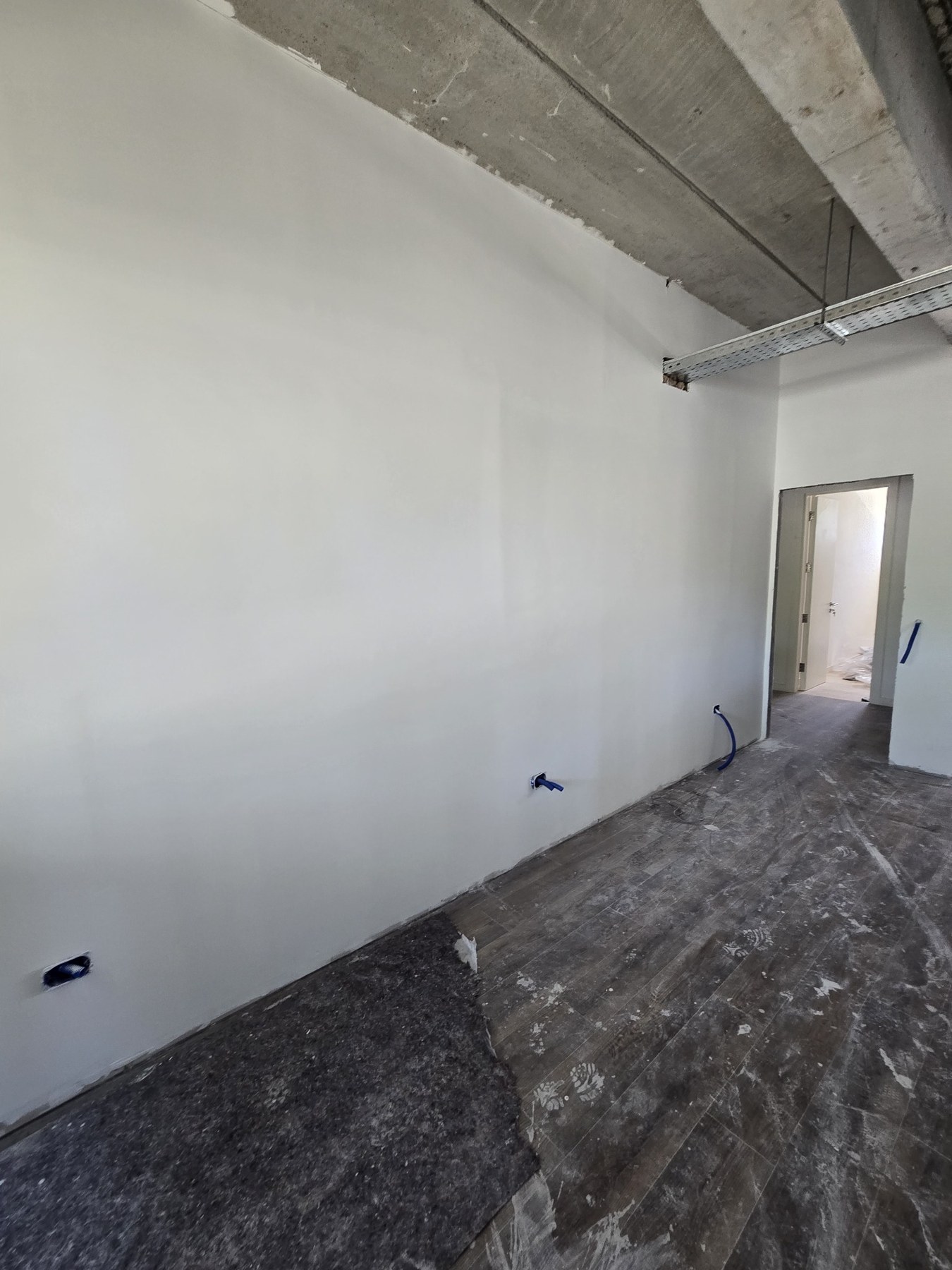 Muros interiores durante el avance de obra
