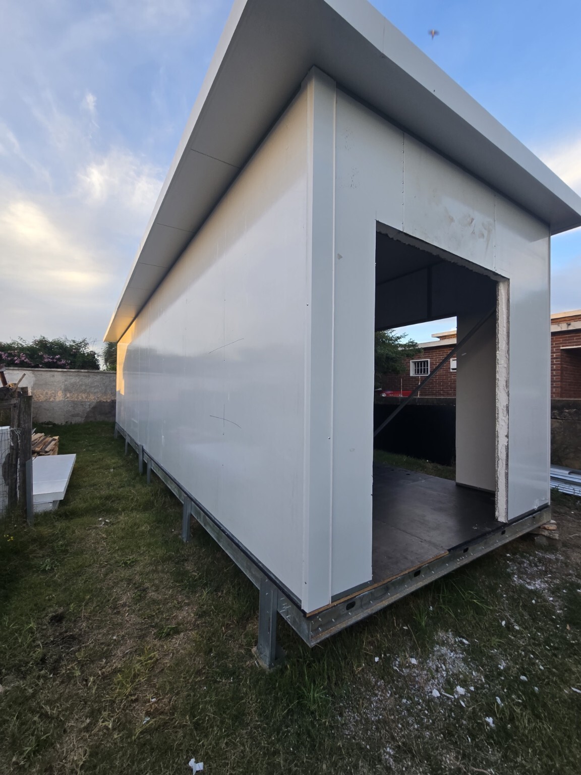 Módulo Horizonte de 33 m²: Cerramientos exteriores en proceso